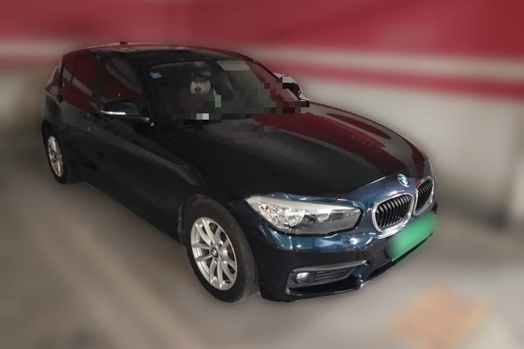 Used BMW 1 Series 2015 118i Leading Model Front Right 45 Deg