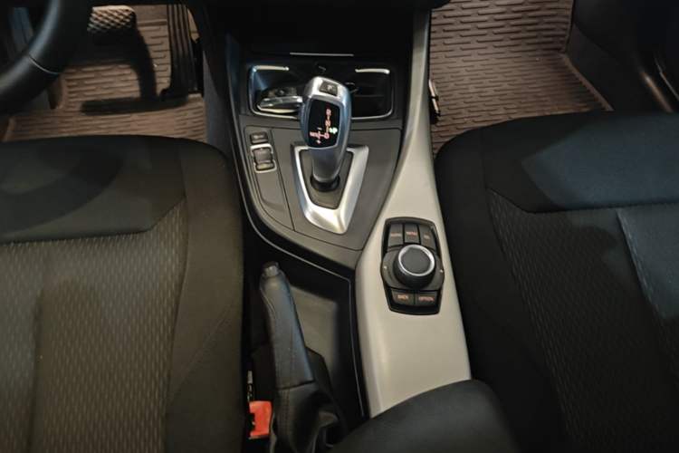 Used BMW 1 Series 2015 118i Leading Model Gear Lever