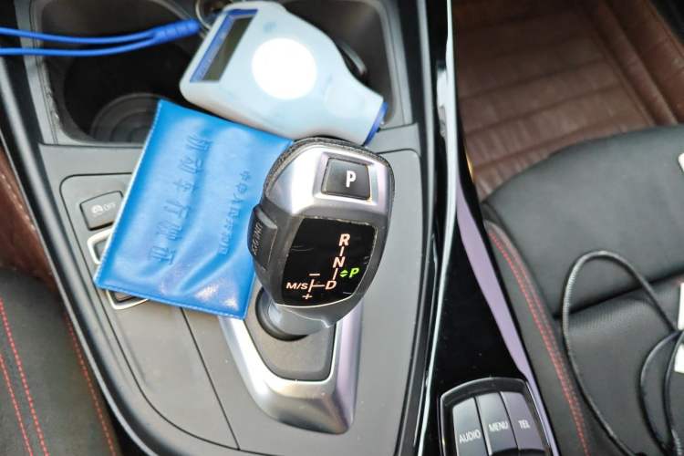 Used BMW 1 Series 2015 120i Sport Design Package Gear Lever