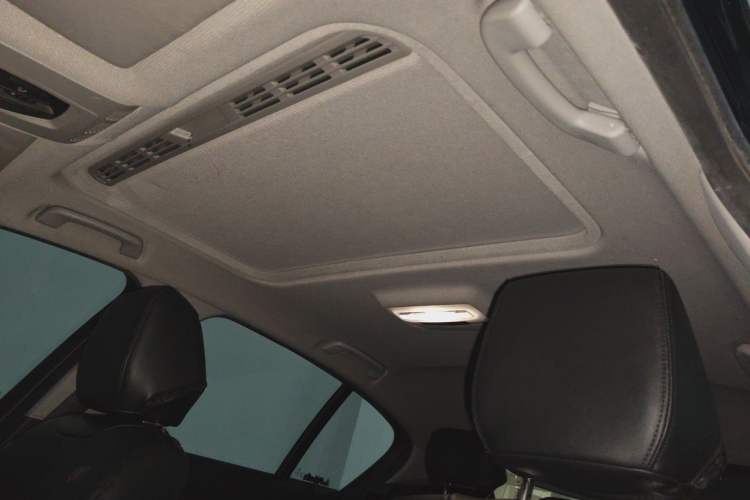 Used BMW 1 Series 2015 120i Leading Model Headliner