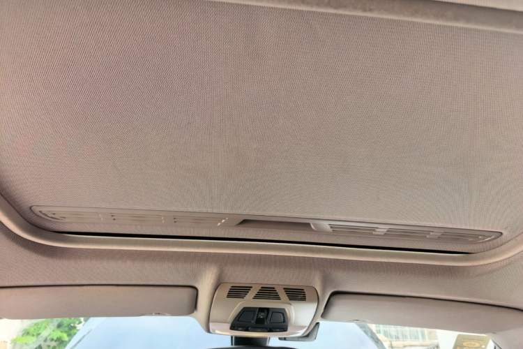 Used BMW 1 Series 2015 118i Leading Model Headliner