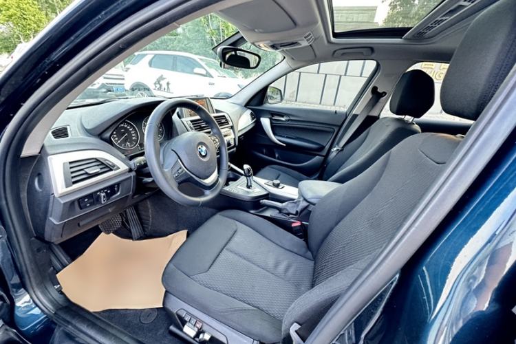 Used BMW 1 Series 2015 120i Leading Model Interior 1