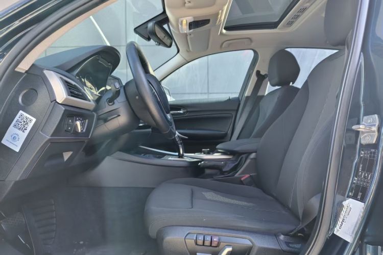 Used BMW 1 Series 2015 120i Leading Model Interior 2