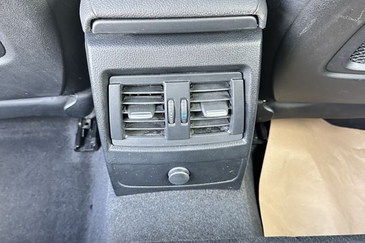Used BMW 1 Series 2015 120i Leading Model Interior 8