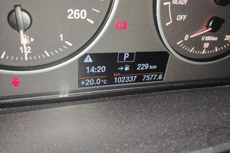 Used BMW 1 Series 2015 120i Leading Model Odometer Close Up