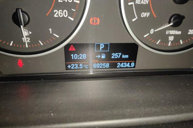 Used BMW 1 Series 2015 120i Sport Design Package Odometer Close Up