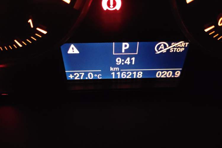 Used BMW 1 Series 2015 118i Leading Model Odometer Close Up