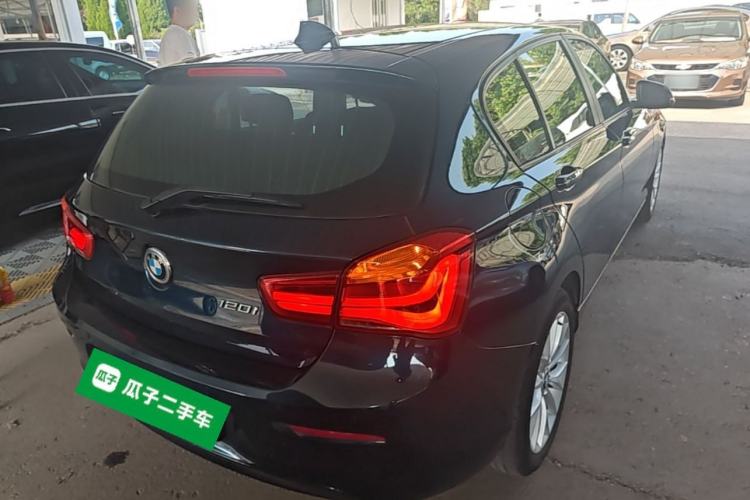 Used BMW 1 Series 2015 120i Leading Model Rear Right 45 Deg