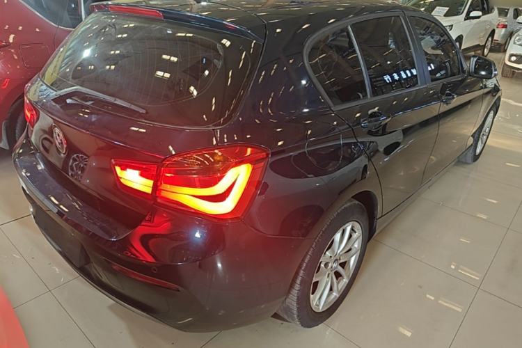 Used BMW 1 Series 2015 118i Leading Model Rear Right 45 Deg