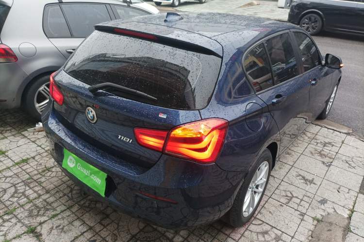 Used BMW 1 Series 2015 118i Leading Model Rear Right 45 Deg