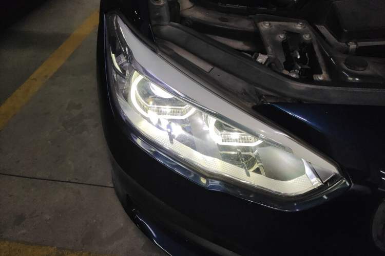 Used BMW 1 Series 2015 120i Leading Model Right Front Headlight
