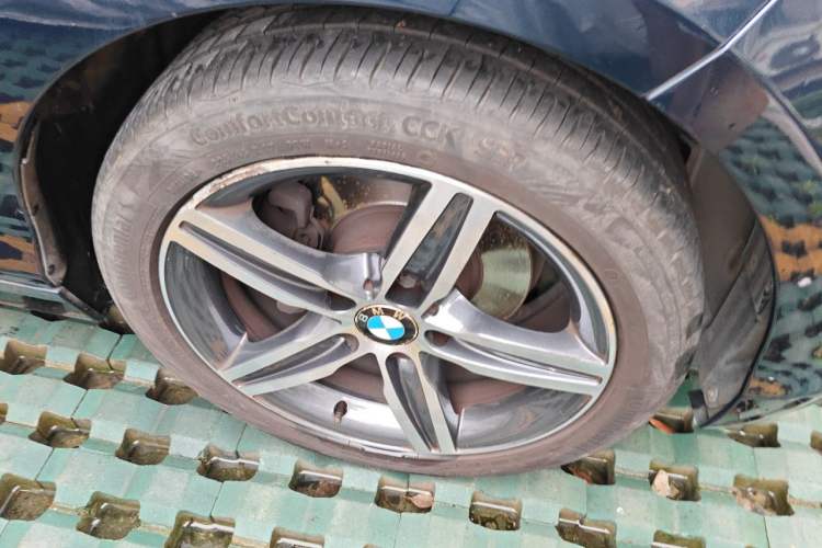 Used BMW 1 Series 2015 120i Sport Design Package Right Front Wheel Hub