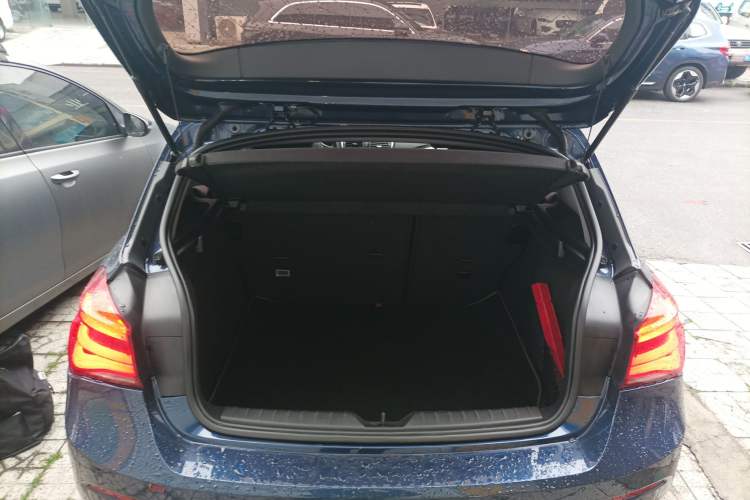 Used BMW 1 Series 2015 118i Leading Model Trunk