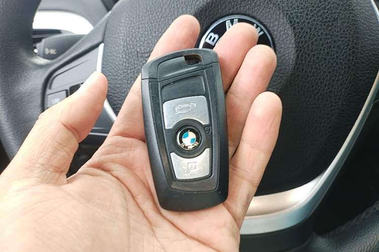 Used BMW 1 Series 2015 120i Leading Model Vehicle Key