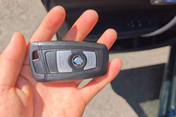 Used BMW 1 Series 2015 120i Leading Model Vehicle Key