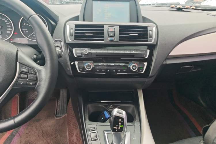 Used BMW 1 Series 2015 120i Leading Model Audio And AC Panel