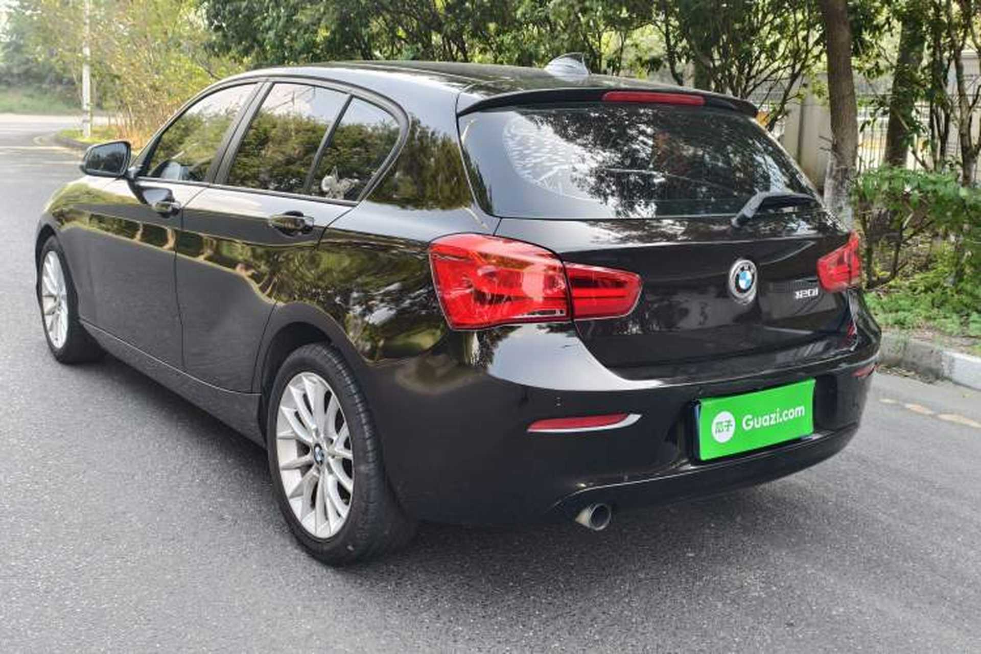 Used BMW 1 Series 2015 120i Leading Model Exterior 4