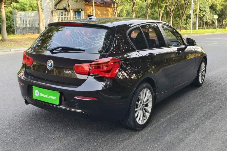 Used BMW 1 Series 2015 120i Leading Model Exterior 6