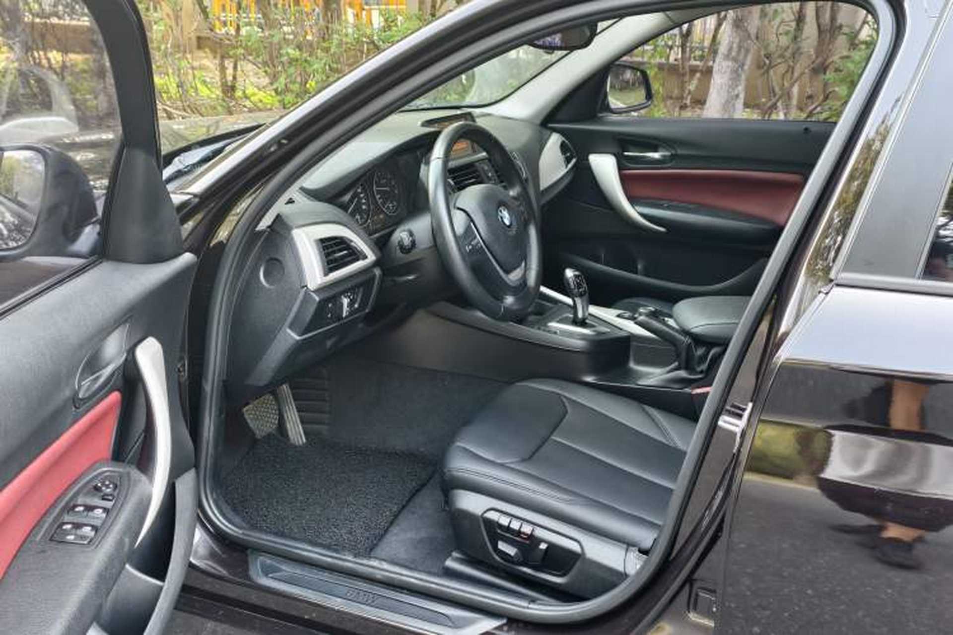 Used BMW 1 Series 2015 120i Leading Model Interior 1