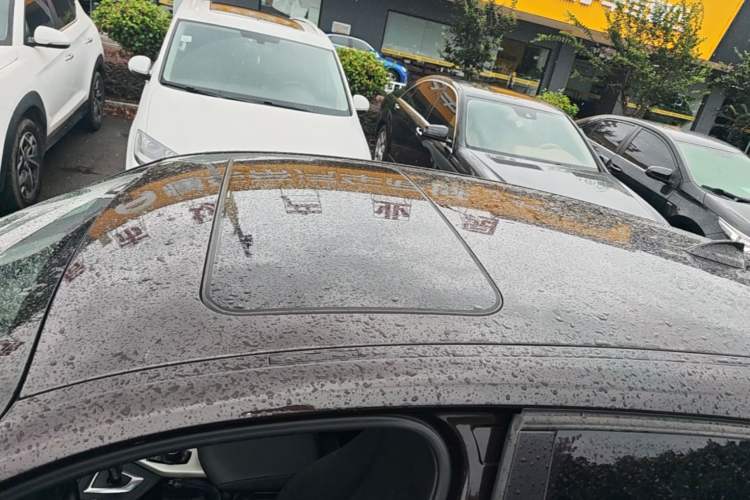 Used BMW 1 Series 2015 120i Leading Model Roof