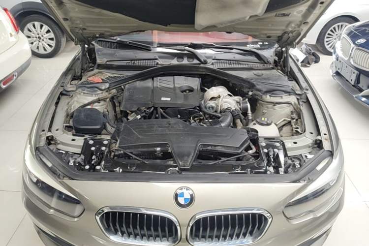 Used BMW 1 Series 2015 118i Leading Model Engine Bay