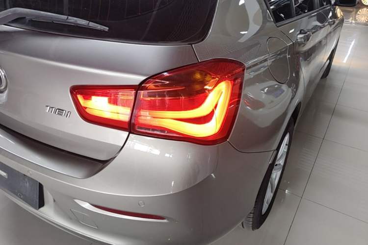 Used BMW 1 Series 2015 118i Leading Model Exterior 3