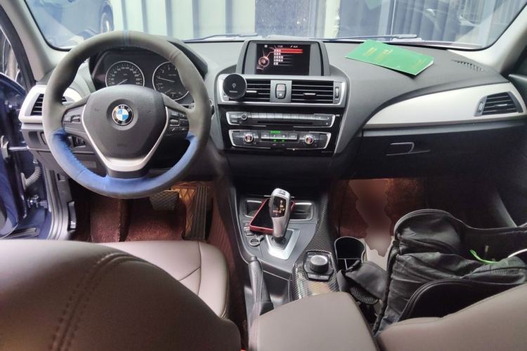 Used BMW 1 Series 2015 118i Leading Model Center Console