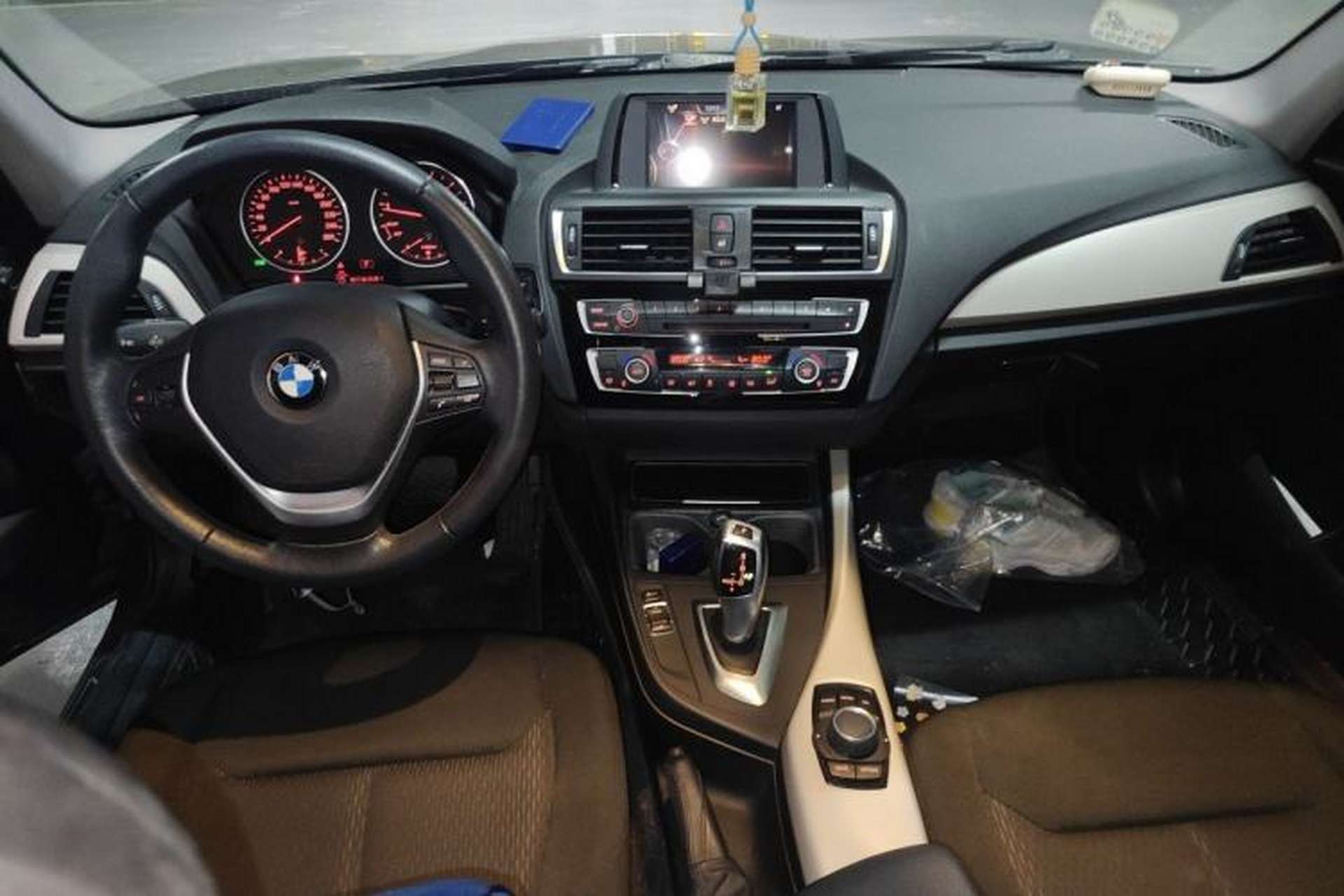 Used BMW 1 Series 2015 120i Leading Model Center Console