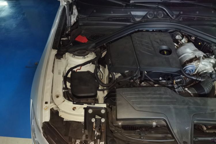Used BMW 1 Series 2015 120i Leading Model Engine Bay Right