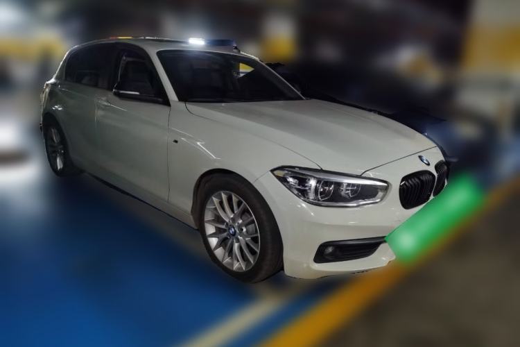 Used BMW 1 Series 2015 120i Leading Model Front Right 45 Deg