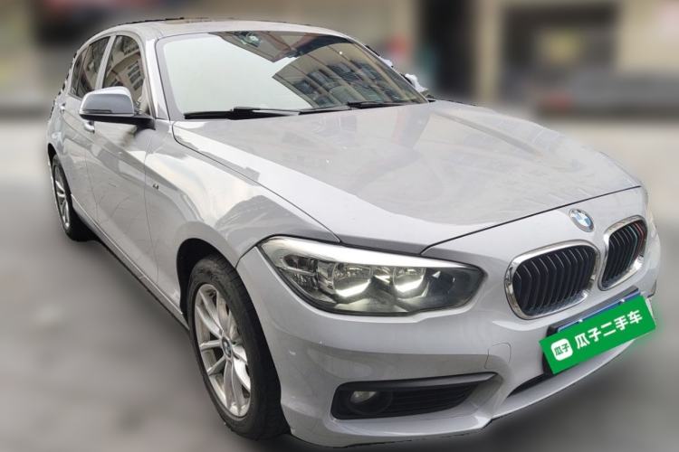 Used BMW 1 Series 2015 118i Leading Model Front Right 45 Deg