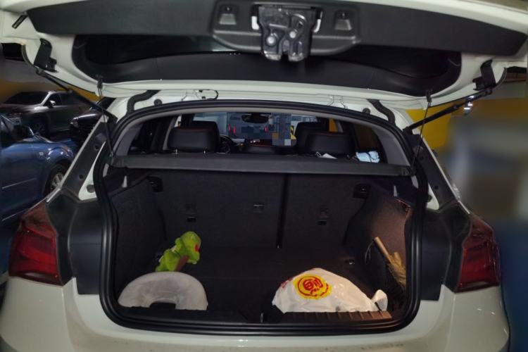 Used BMW 1 Series 2015 120i Leading Model Trunk
