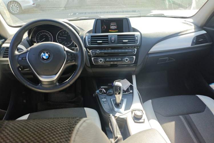 Used BMW 1 Series 2015 118i Urban Design Package Center Console