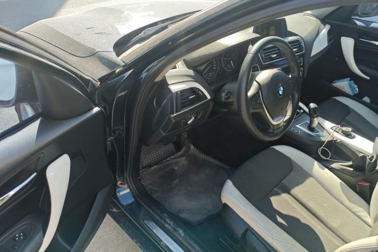Used BMW 1 Series 2015 118i Urban Design Package Driver Seat