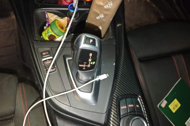 Used BMW 1 Series 2015 120i Sport Design Package Gear Lever