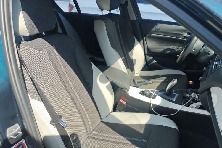 Used BMW 1 Series 2015 118i Urban Design Package Right Front Seat