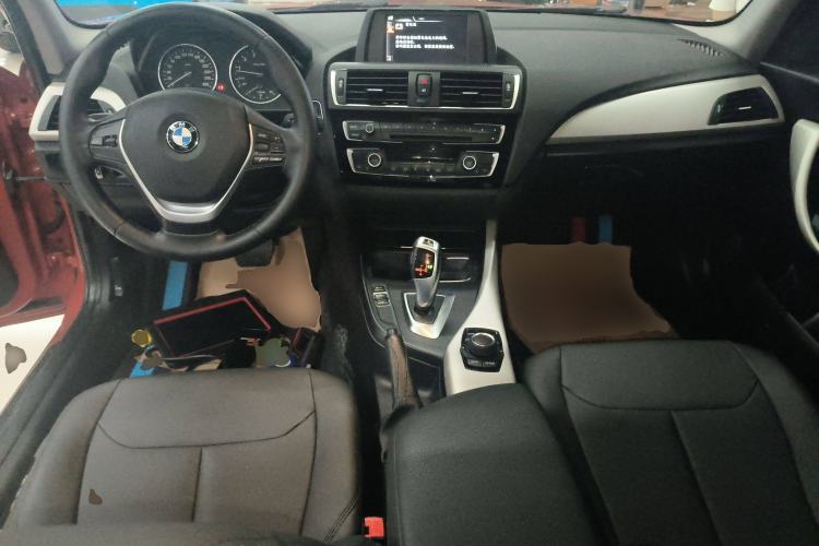 Used BMW 1 Series 2015 120i Leading Model Center Console