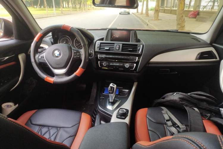 Used BMW 1 Series 2015 118i Leading Model Center Console