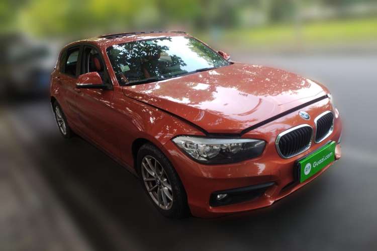 Used BMW 1 Series 2015 118i Leading Model Front Right 45 Deg