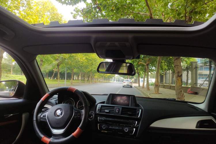 Used BMW 1 Series 2015 118i Leading Model Headliner
