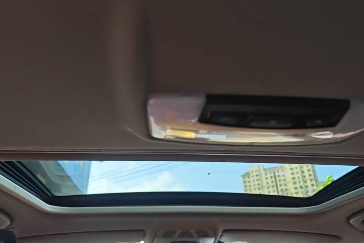 Used BMW 1 Series 2015 120i Leading Model Headliner
