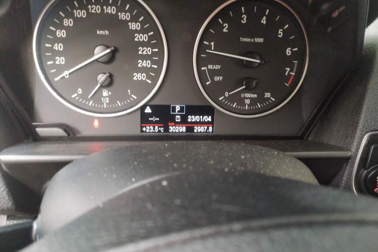 Used BMW 1 Series 2015 118i Leading Model Odometer Close Up