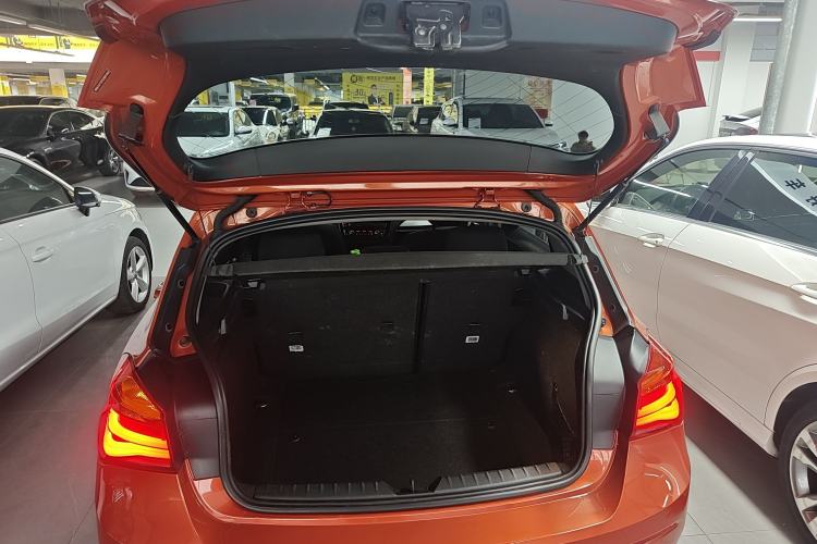 Used BMW 1 Series 2015 120i Leading Model Trunk