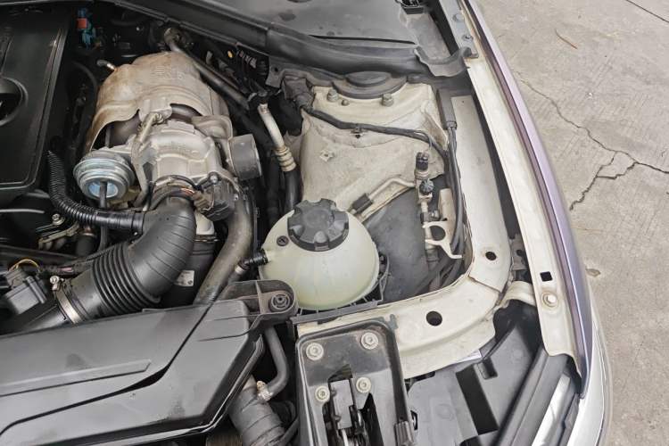 Used BMW 1 Series 2015 118i Urban Design Package Engine Bay Left