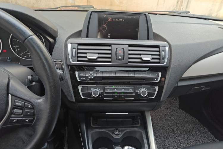 Used BMW 1 Series 2015 118i Leading Model Audio And AC Panel