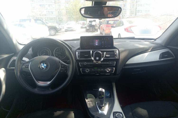Used BMW 1 Series 2015 118i Leading Model Center Console