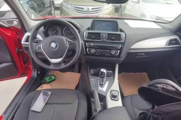 Used BMW 1 Series 2015 120i Leading Model Center Console