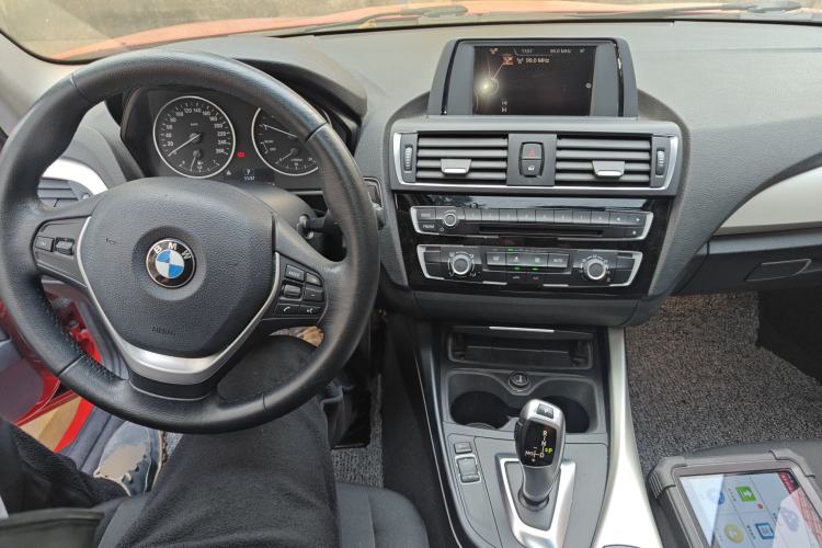Used BMW 1 Series 2015 118i Leading Model Center Console