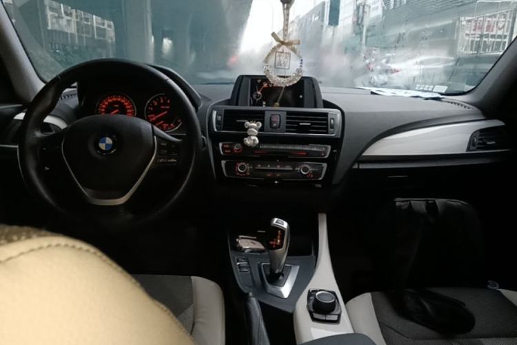 Used BMW 1 Series 2015 118i Urban Design Package Center Console