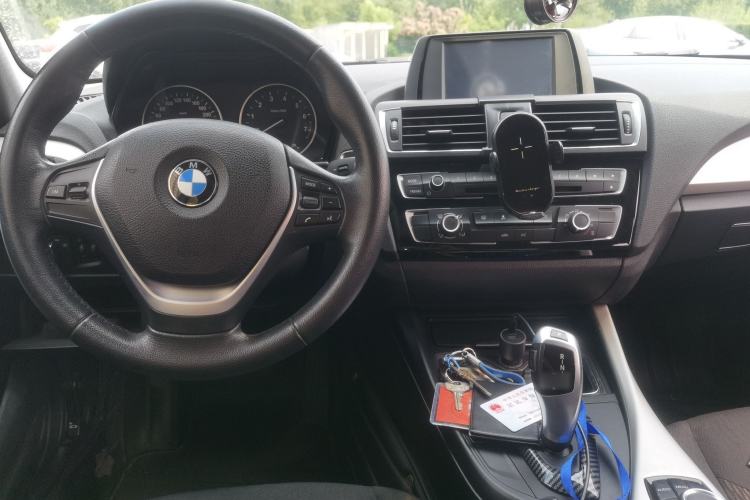 Used BMW 1 Series 2015 118i Leading Model Center Console